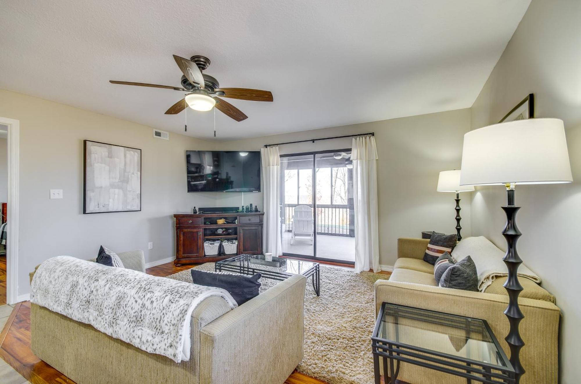 Ozarks Vacation Rental Condo With Lake View! Exterior photo