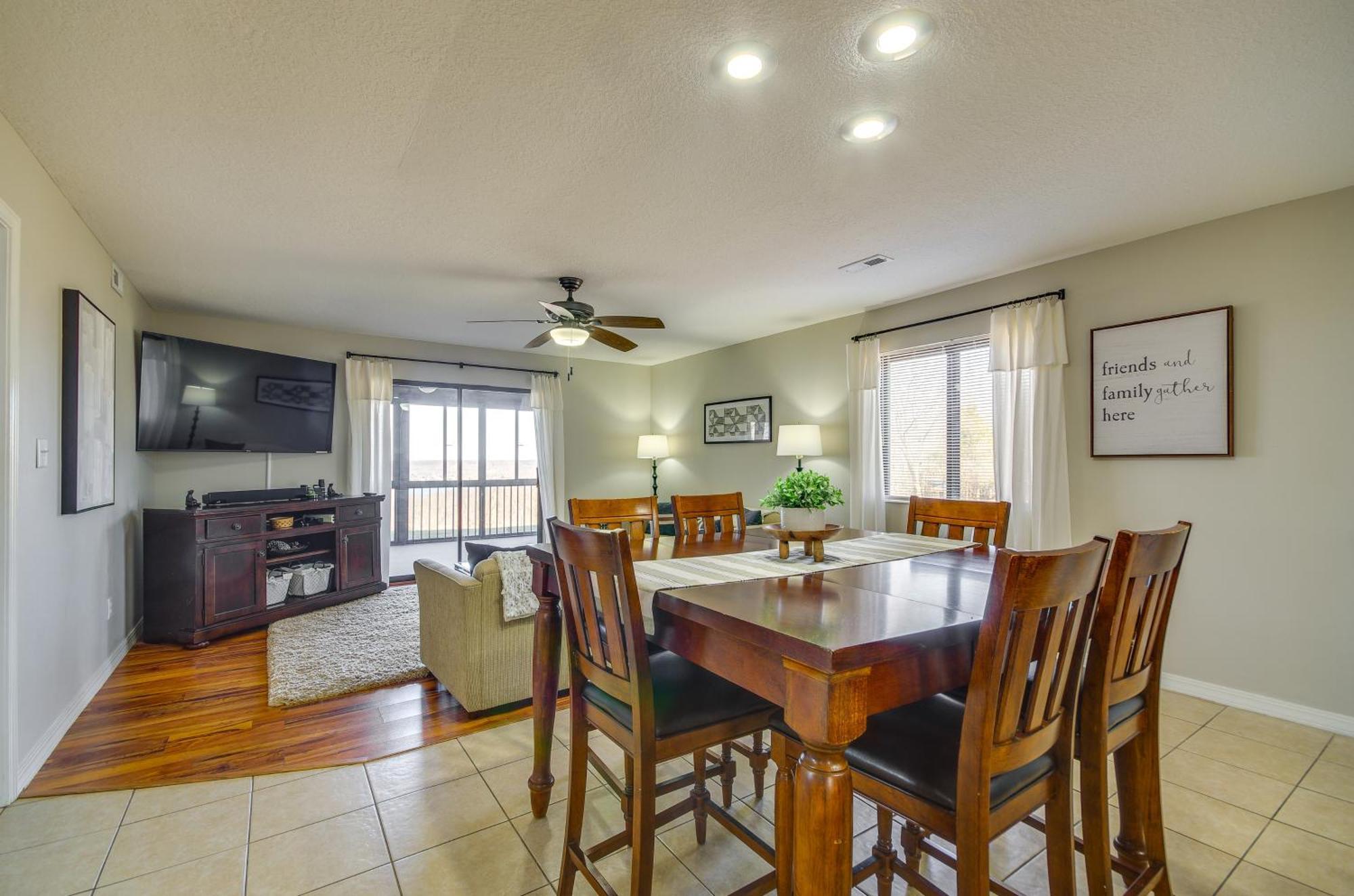 Ozarks Vacation Rental Condo With Lake View! Exterior photo