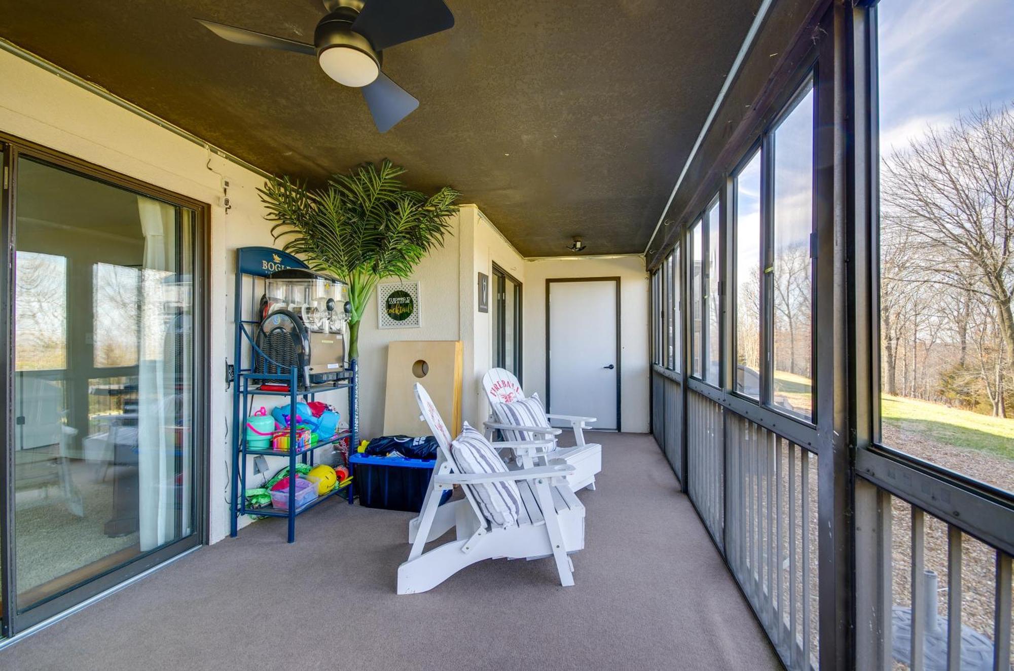 Ozarks Vacation Rental Condo With Lake View! Exterior photo