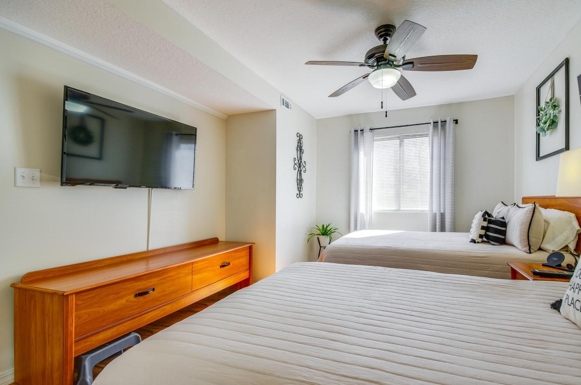 Ozarks Vacation Rental Condo With Lake View! Exterior photo